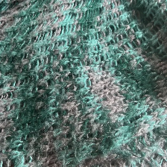 LOFT Ruffle Scarf - Picture 3 of 4